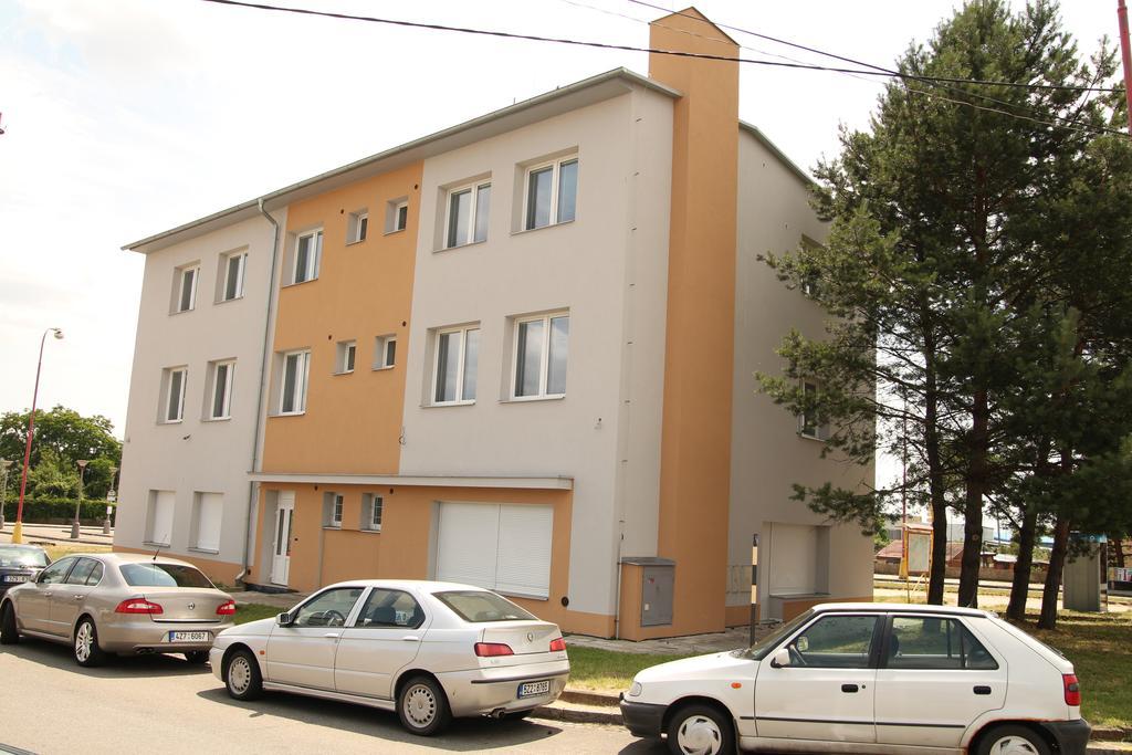 Penzion Bobule Stare Mesto  Bagian luar foto